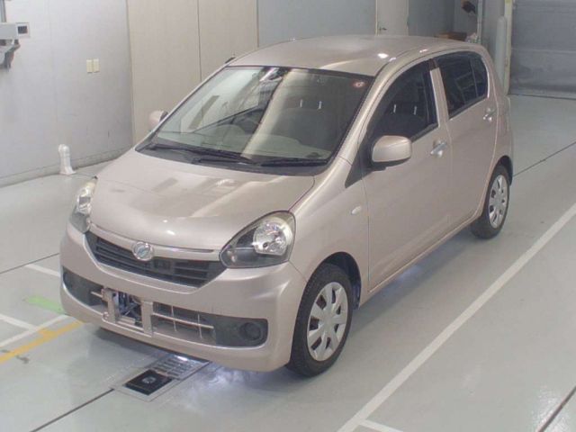 136 DAIHATSU MIRA E S LA300S 2015 г. (CAA Chubu)